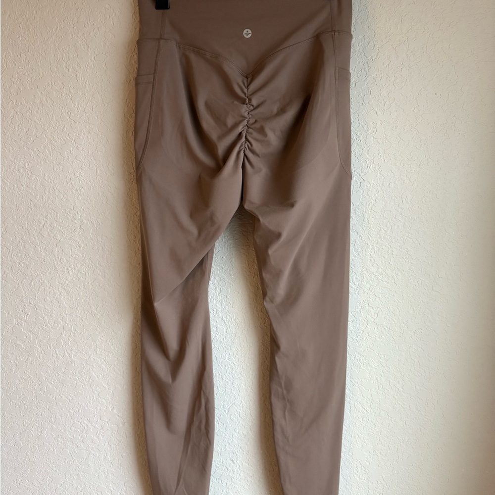 HALARA ULTRASCULPT HIGH WAISTED SCRUNCH BUTT LIFTING LEGGINGS - Picture 8 of 9